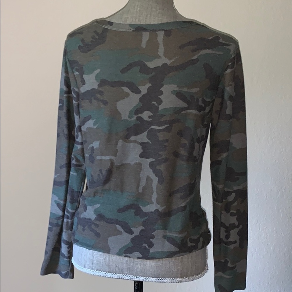 πΊπ¦HOST PICK!!Anthropology Drew Camo Top - Picture 6 of 11